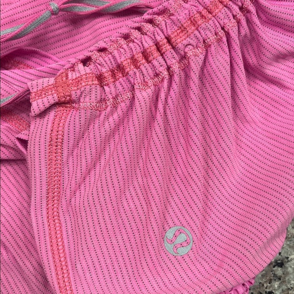 RARE Lululemon Run: Tie And Fly Tank Sz 6 In Pow Pink Light - Picture 9 of 10